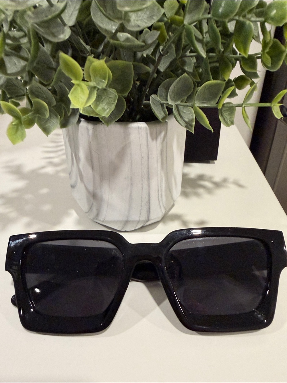 Classic Black Square Women's Sunglasses - Stylish Everyday Shades